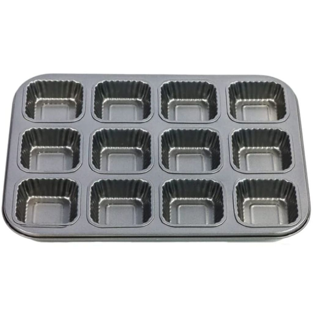 12 Cup Ribbed Square Pan