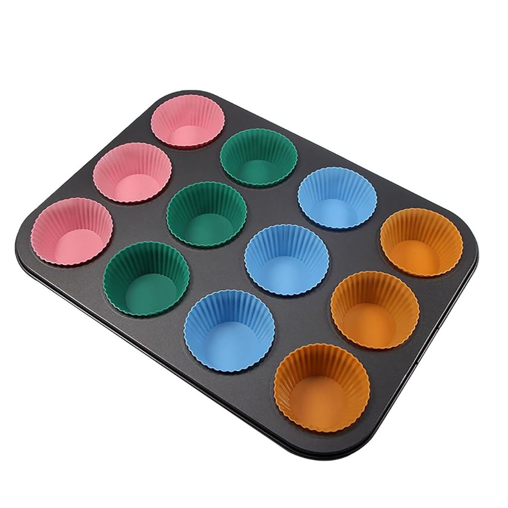 12 Cup Muffin Pan With Silicone Cups